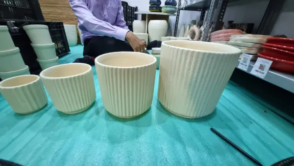 "Vertical Ribbed" Stoneware Planter Quad-Set hover