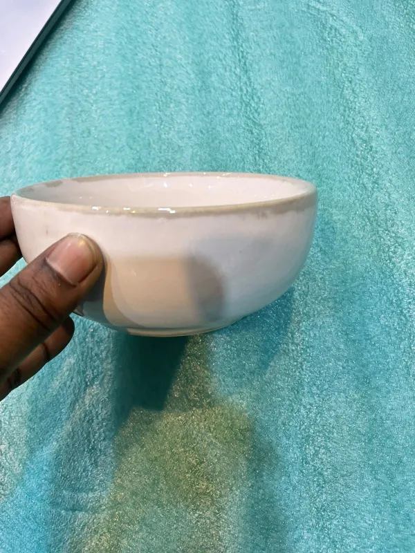 Aura Minimalist Medium Serving Bowl