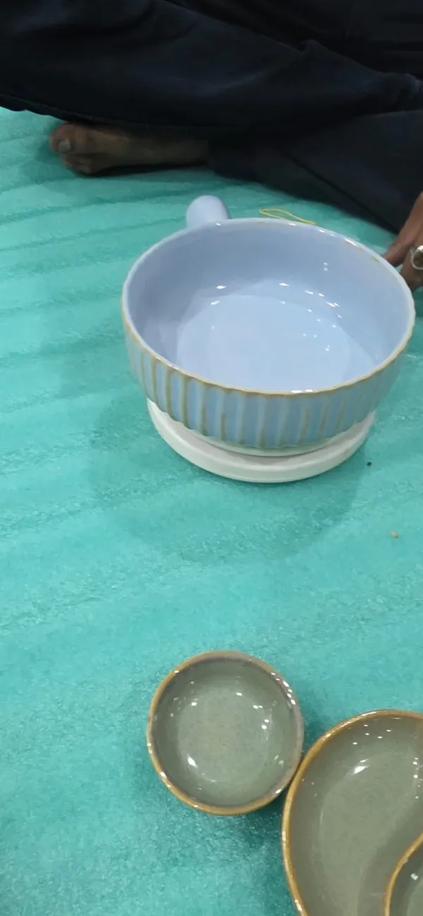 "Fluted" Handled Serving Pan hover